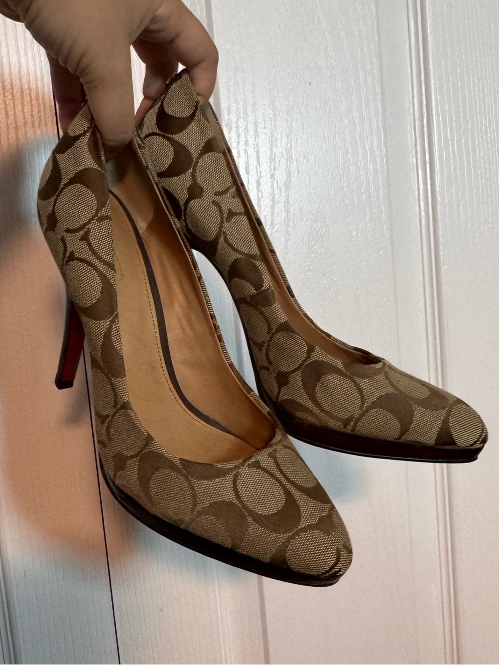 Vintage Coach Signature wooden heels size 7.5
